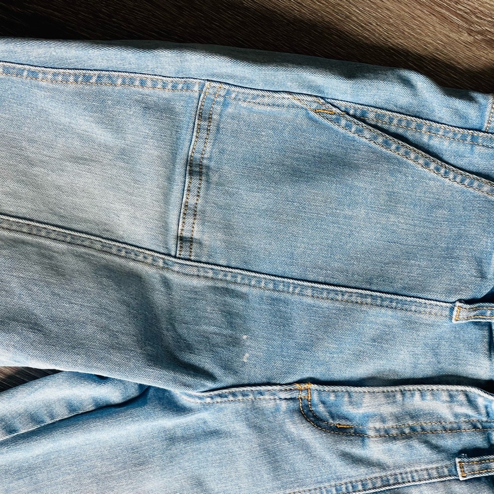 Universal Thread High Rise Light Denim Jeans - Picture 6 of 12
